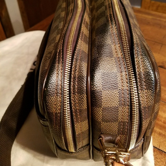 Louis Vuitton Purse - Picture 2 of 8